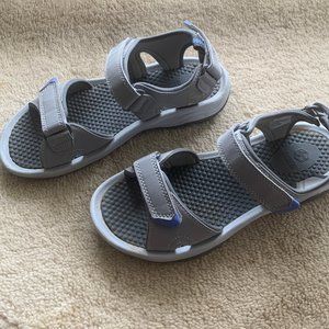 Khombu womens sandals gray size 8